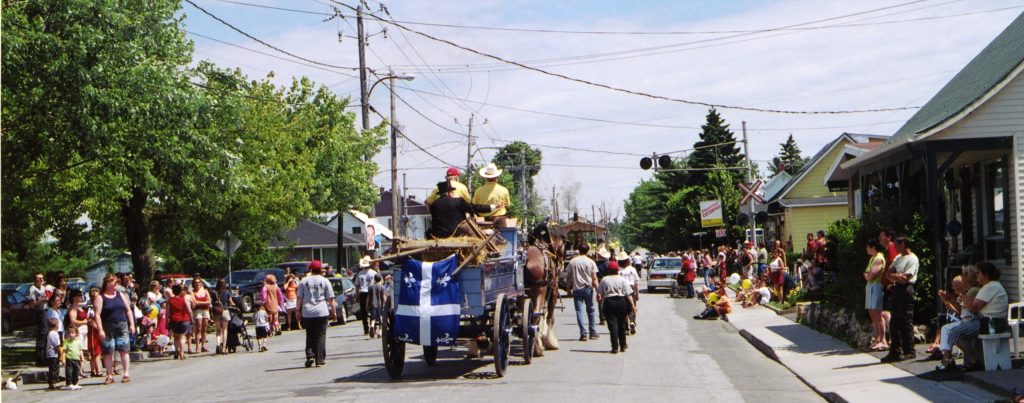 Parade de la Saint-Jean-Baptiste, juin 2004. Centre d’histoire de Saint-Hyacinthe. Fonds CH682 Luc Cordeau